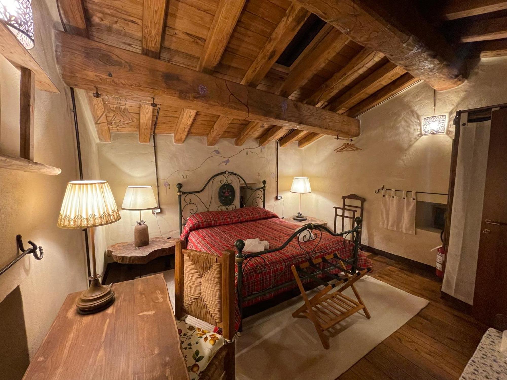 Alloggio La Torre Fossanova Priverno Экстерьер фото